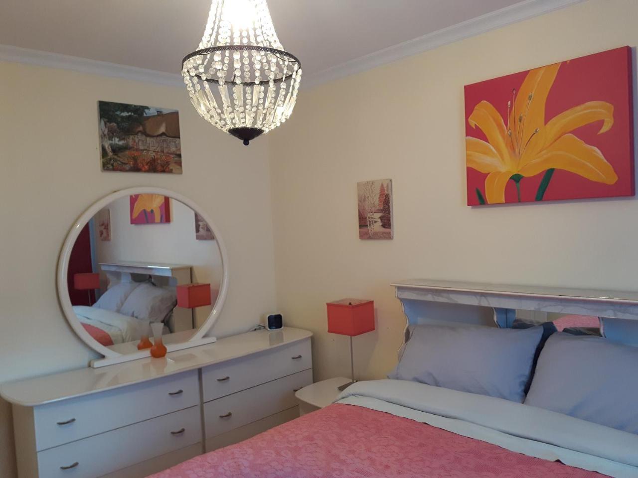 Three Bedroom Holiday Apartment Longueuil Ngoại thất bức ảnh