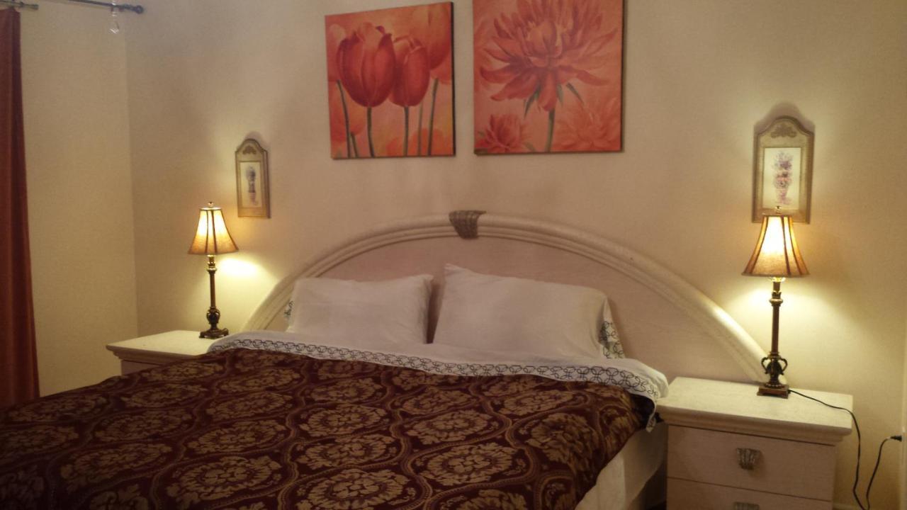 Three Bedroom Holiday Apartment Longueuil Ngoại thất bức ảnh
