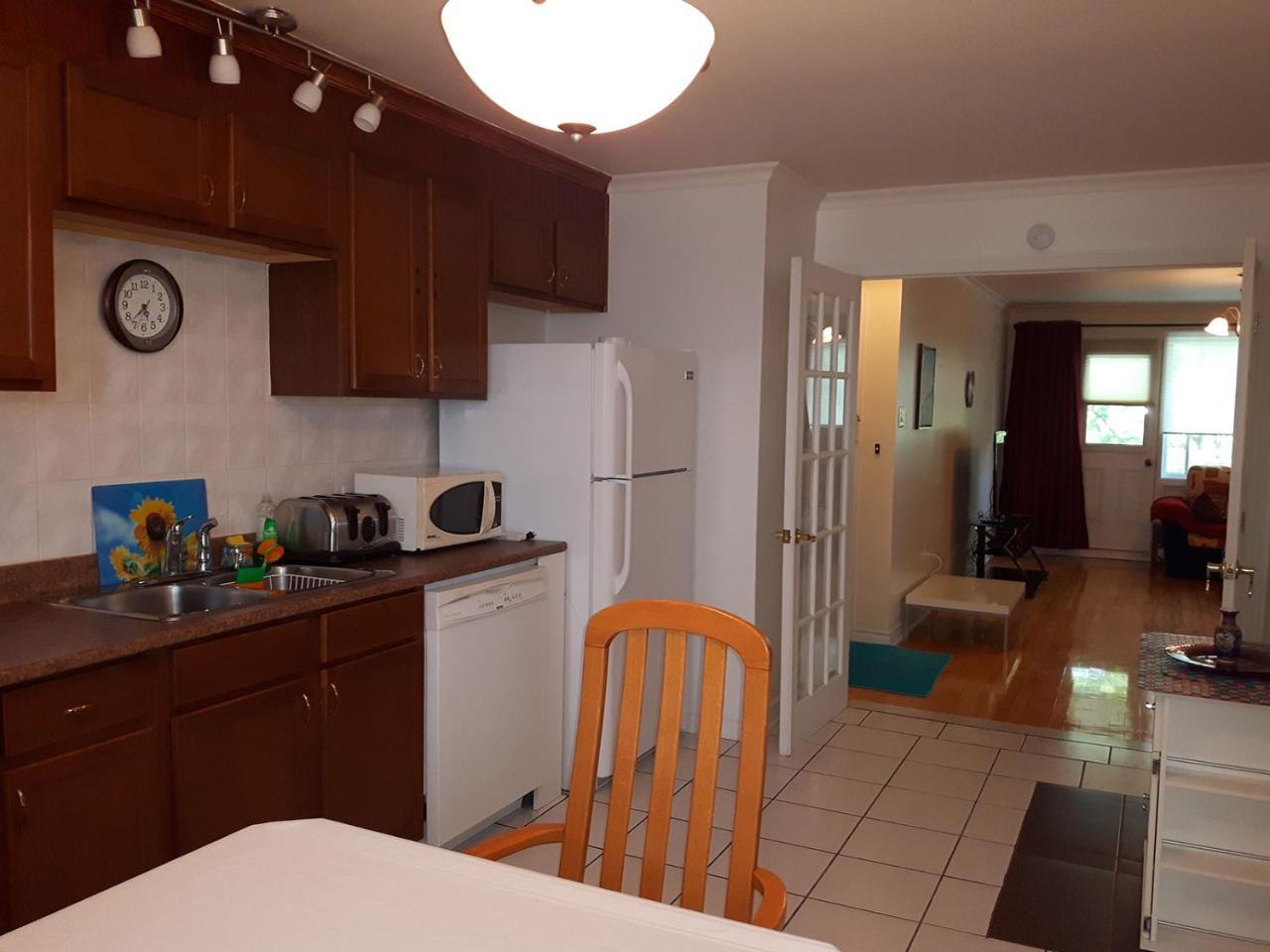 Three Bedroom Holiday Apartment Longueuil Ngoại thất bức ảnh